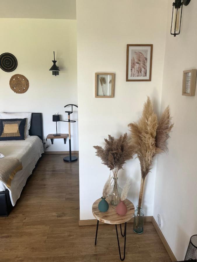 Gites Dans Mas En Pierres Robion en Luberon Exterior foto